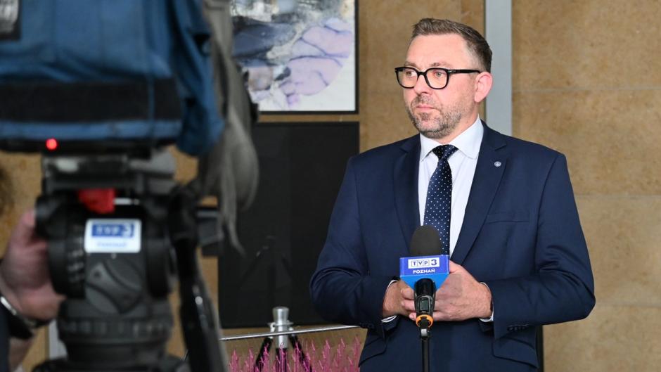 Briefing prasowy - podsumowanie działań związanych z przekształcaniem umów cywilnoprawnych
